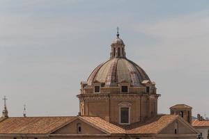 grande igreja no centro de roma, itália. foto