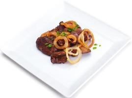 carne fresca e legumes grelhados foto