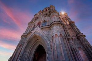 méxico, catedral de san miguel arcanjo no centro histórico da cidade de san miguel de allende foto