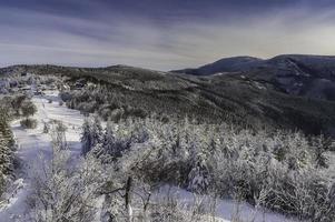 vista de inverno de pustevny-radhost foto