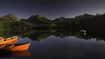 strbske pleso em altos tatras da eslováquia foto