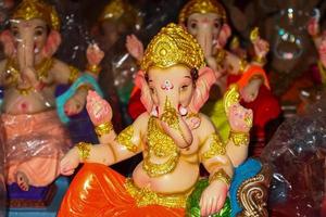 feliz ganesh chaturthi, deus hindu ganesha. foto