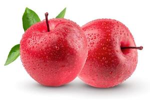 maçã vermelha fresca isolada no fundo branco. foto