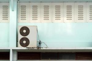 unidade de compressor ao ar livre de ar condicionado foto