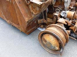 equipamento militar pesado destruído na batalha foto