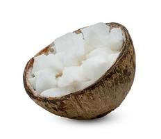 frutas tropicais de leite de coco ou coco fofo picado isolado no fundo branco foto