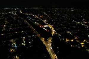 bela vista aérea de bury park luton inglaterra reino unido à noite foto