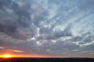 mais bela vista aérea de nuvens dramáticas foto