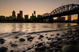 horizonte do centro de portland oregon foto