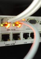 cabos de rede conectados ao hub foto