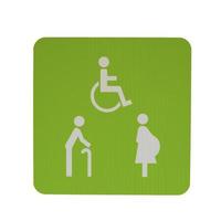 ícone pessoa com deficiência, idosos e mulheres grávidas em um fundo verde. foto