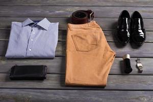 conjunto de roupas masculinas de negócios. foto