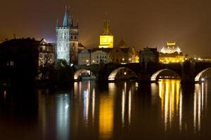 Charles Bridge à noite, Praga, República Tcheca foto