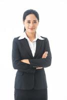 mulher de negócios bonita, inteligente e jovem asiática feliz e confiante em sucesso em fundo branco isolado foto