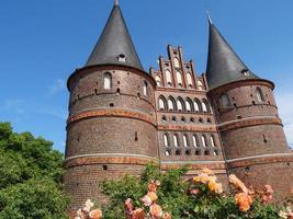 luebeck, alemanha, 2020 - a cidade de luebeck no mar báltico na alemanha foto