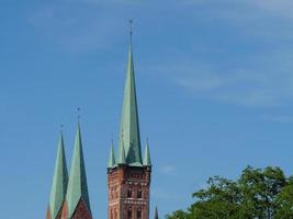 luebeck, alemanha, 2020 - a cidade de luebeck no mar báltico na alemanha foto