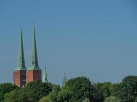 luebeck, alemanha, 2020 - a cidade de luebeck no mar báltico na alemanha foto