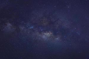 estrelas na poeira do espaço no universo e galáxia da via láctea foto