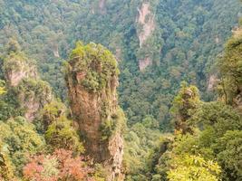 bela montanha de yuanjiajie ou montanha avartar no parque florestal nacional de zhangjiajie no distrito de wulingyuan cidade de zhangjiajie china foto