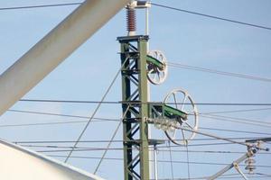 torres metálicas para transporte de eletricidade de um ponto a outro foto