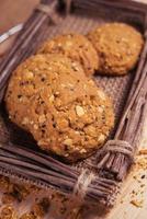 biscoitos, mix de lanches, cereais com benefícios à saúde. foto