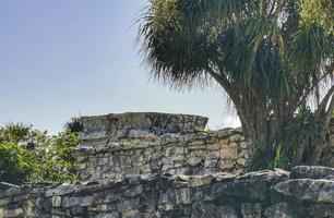 antigo tulum ruínas local maia templo pirâmides artefatos marinha méxico. foto