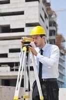 arquiteto no canteiro de obras foto