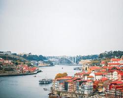 vista da cidade da praia, portugal. paisagem urbana da ilha portuguesa foto