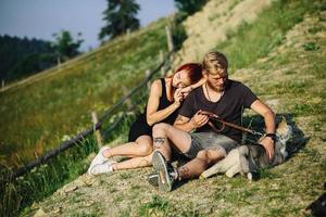 foto de um casal nas montanhas