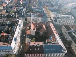 vista aérea da antiga cidade polonesa de cracóvia foto