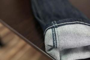 close-ups de jeans selvedge foto