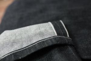 close-ups de jeans selvedge foto