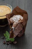 café com muffin foto