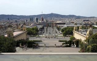 vista sobre a área de feiras em barcelona, espanha foto