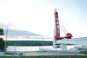 kaluga cosmonáutica museu-preparação para a abertura da 2ª linha. foguete vostok, cúpula do planetário, parque tsiolkovsky em frente ao prédio, reconstrução. 29 de agosto de 2022, Kaluga, Rússia. foto