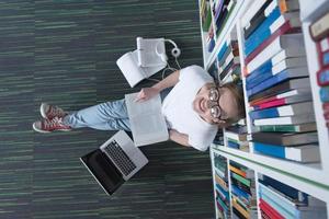 conceito de estudo de biblioteca foto