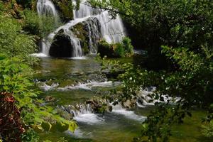 vista de uma cachoeira foto