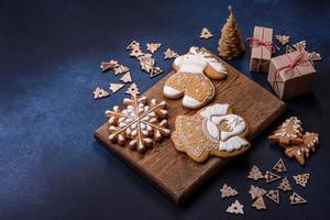 deliciosos biscoitos de gengibre com mel, gengibre e canela foto