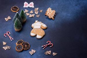 deliciosos biscoitos de gengibre com mel, gengibre e canela foto