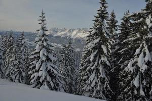 paisagem de inverno montanha foto