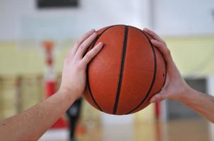 vista de duelo de basquete foto