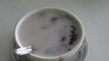 mingau de arroz pegajoso preto indonésio, que é muito popular entre as pessoas para sobremesa em uma refeição foto