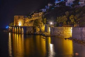 alanya 2022 antalya night city com castelo e mar foto