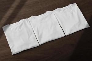 modelo de maquete de camiseta dobrada foto