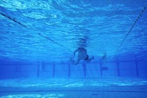 piscina debaixo d'água foto