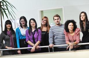 retrato de grupo de estudantes foto