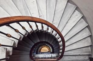 escada em espiral foto