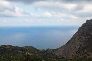 bela foto de paisagem da ilha de creta, grécia. natureza de verão de creta. chill turismo do mar mediterrâneo