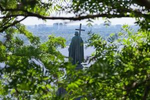 monumento ao príncipe vladimir em kiev foto