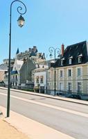 estrada urbana na cidade medieval de amboise foto